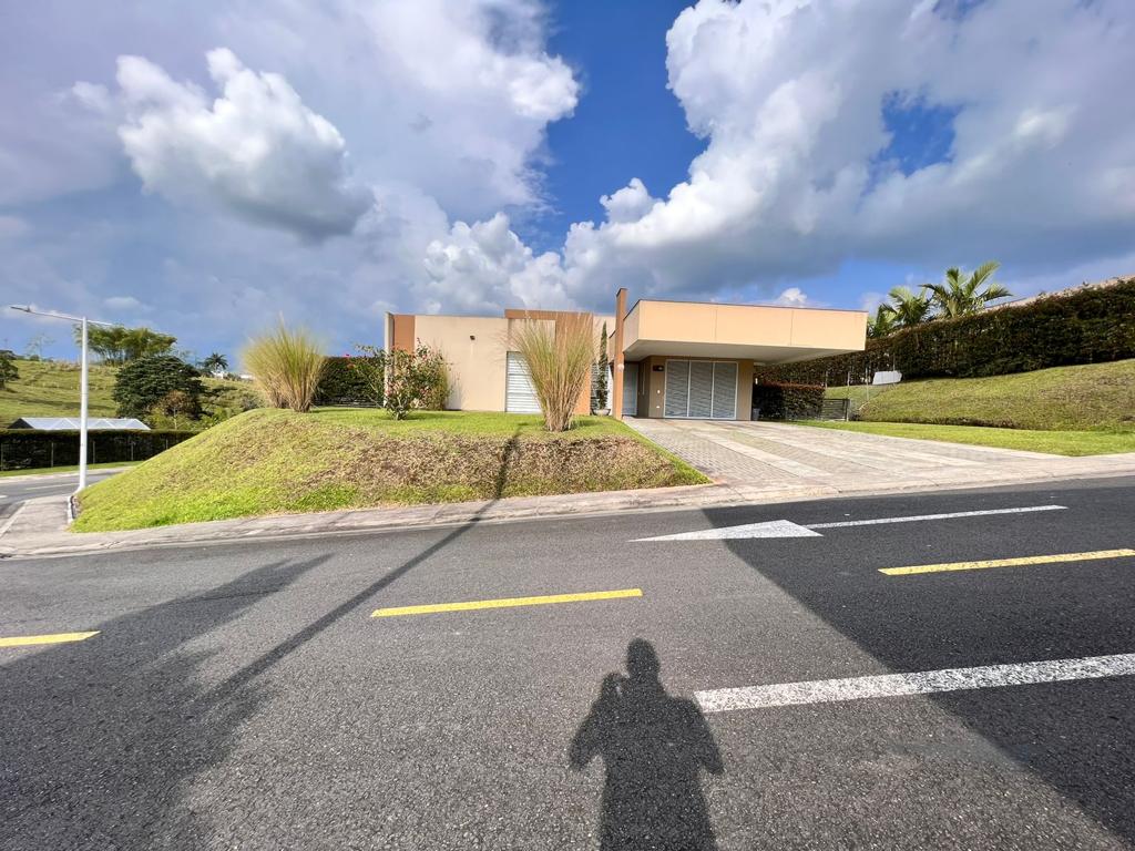 Casa campestre para venta en el sector de Condina