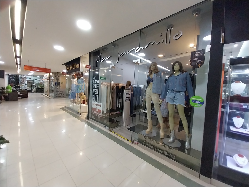 Local comercial para venta en centro comercial Pereira Plaza