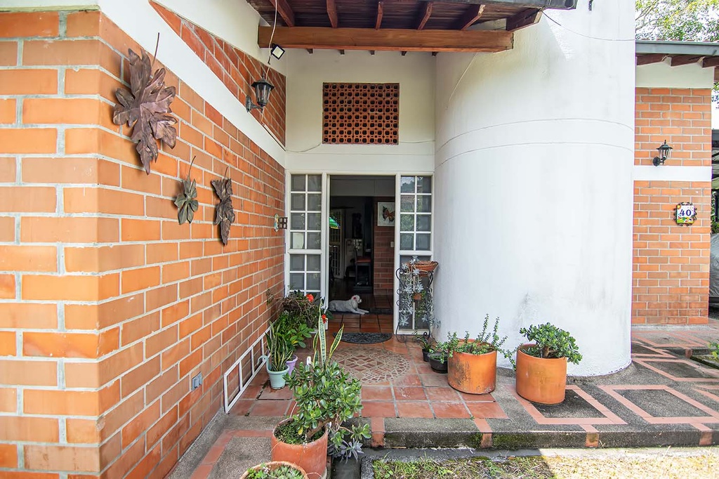 Acceso principal casa