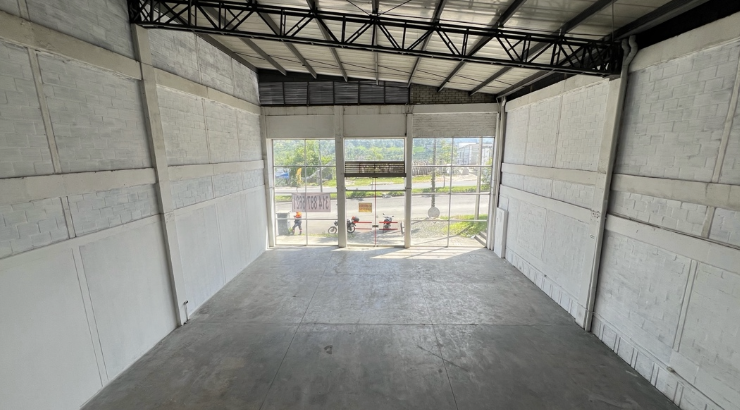 Bodega para renta en la Avenida 30 de Agosto 