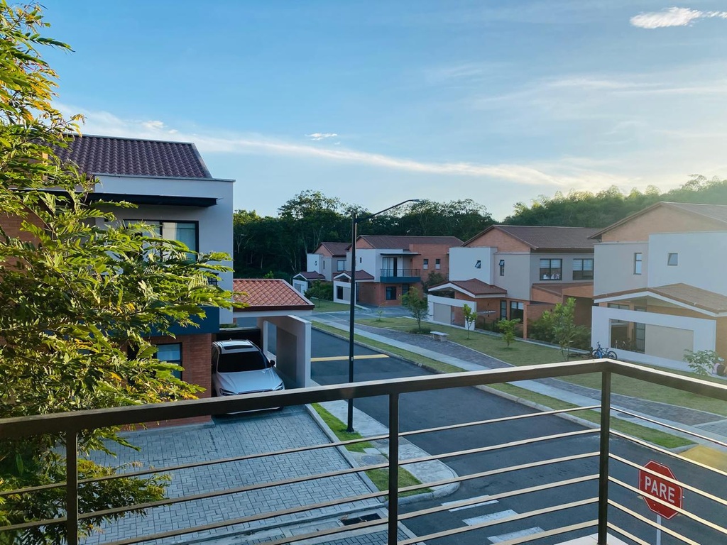Casa para la venta en Cerritos- Mukava del Valle