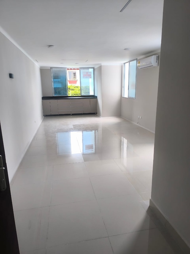 Consultorio para Renta en Megacentro Pinares