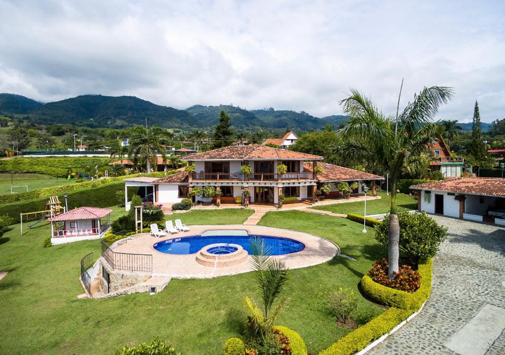 Finca en parcelación privada en el lago Calima