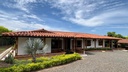 Casa Campestre para la venta vía Cerritos La Virginia