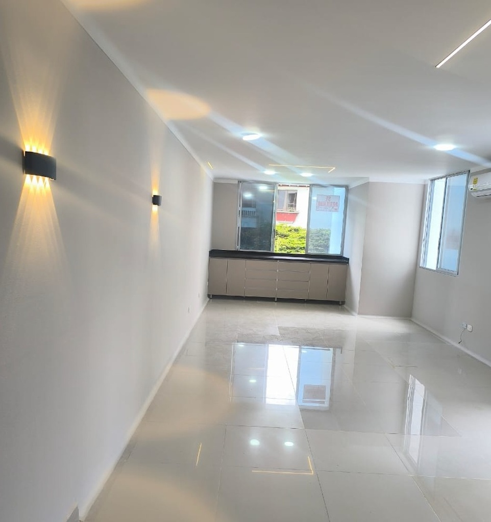 Consultorio para Renta en Megacentro Pinares