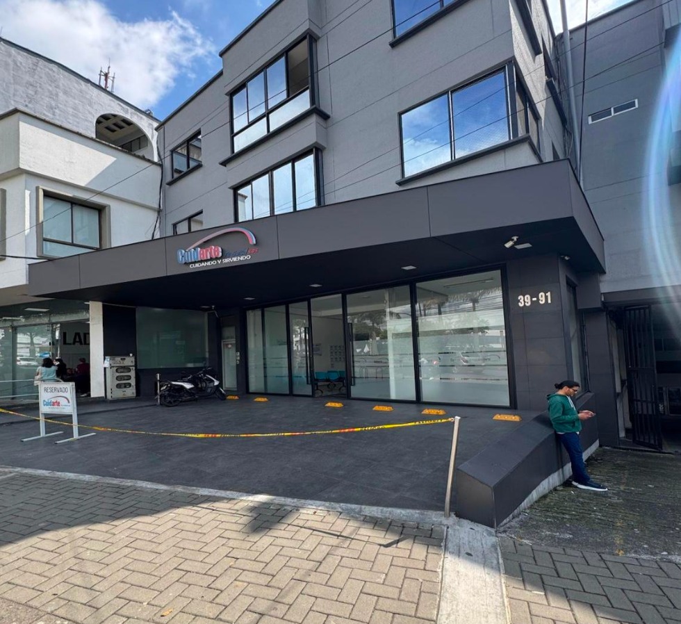 Local comercial para la renta en Av. 30 de Agosto