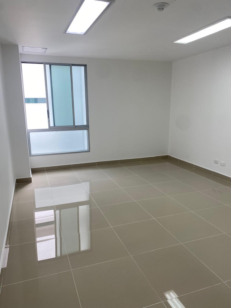 Consultorio para la venta en Megacentro Pinares