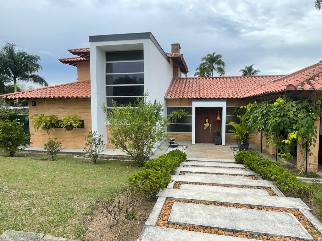 Casa Campestre para la venta en Cerritos - Vía la Virginia
