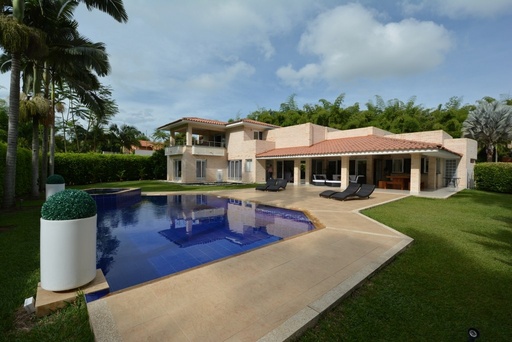 [1027] Casa campestre en cerritos para la venta. 