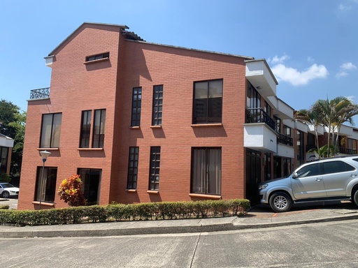 [1386] Casa en conjunto cerrado en Alamos