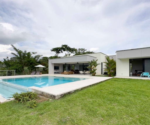 [1443] Casa campestre para la venta en Cerritos