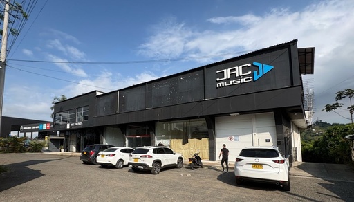 [1549] Gran local comercial para la renta en Av. 30 de Agosto