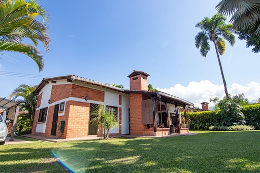 [1573] Casa Campestre para la venta en Combia